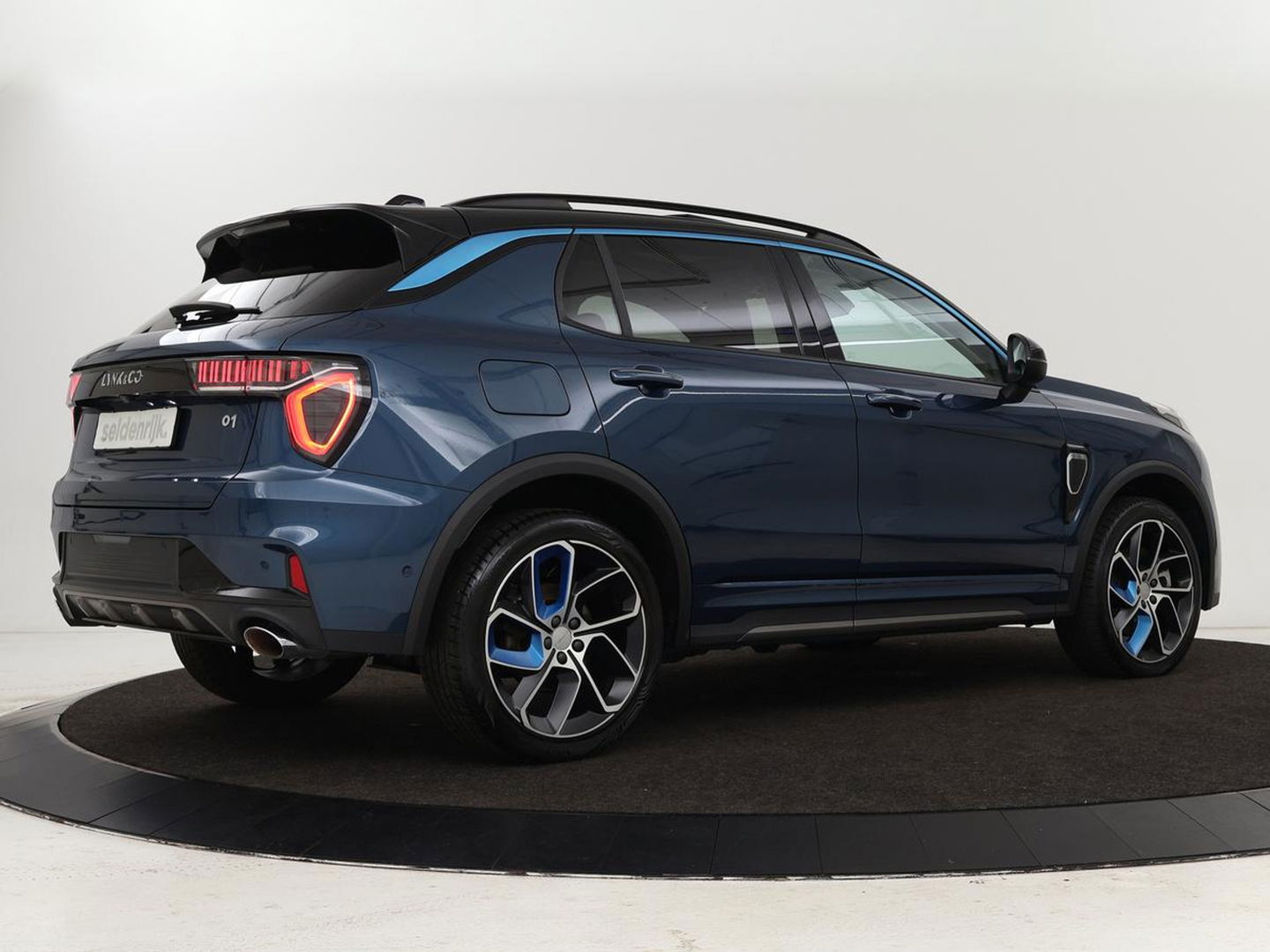 Lynk & Co 01 1.5 Plug In | Panoramadak | Infinity by Harman | 360 camera | Adaptive cruise | Stoelverwarming | Carplay | Memory | Full LED
