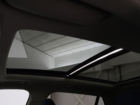 Lynk & Co 01 1.5 Plug In | Panoramadak | Infinity by Harman | 360 camera | Adaptive cruise | Stoelverwarming | Carplay | Memory | Full LED