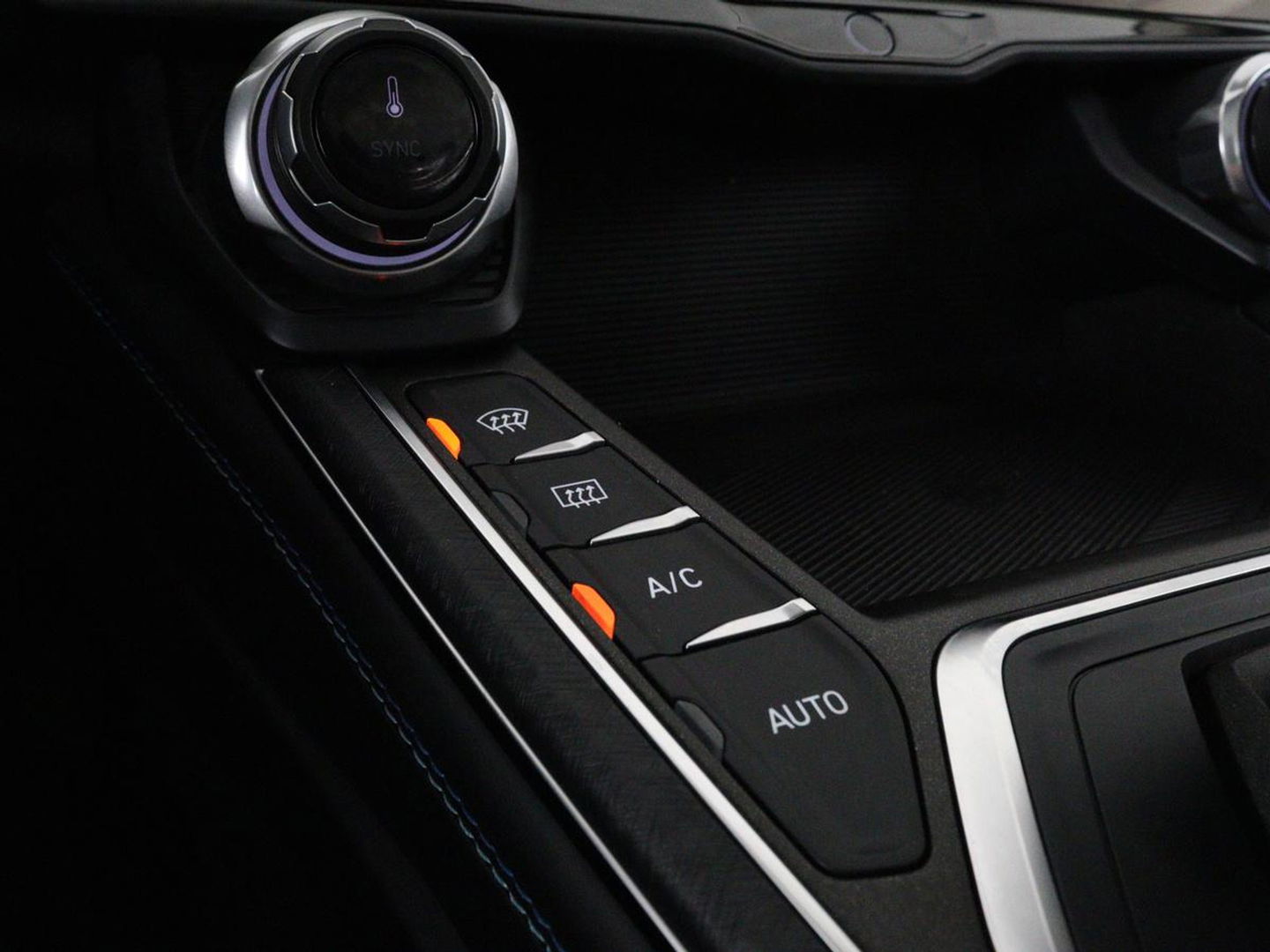 Lynk & Co 01 1.5 Plug In | Panoramadak | Infinity by Harman | 360 camera | Adaptive cruise | Stoelverwarming | Carplay | Memory | Full LED