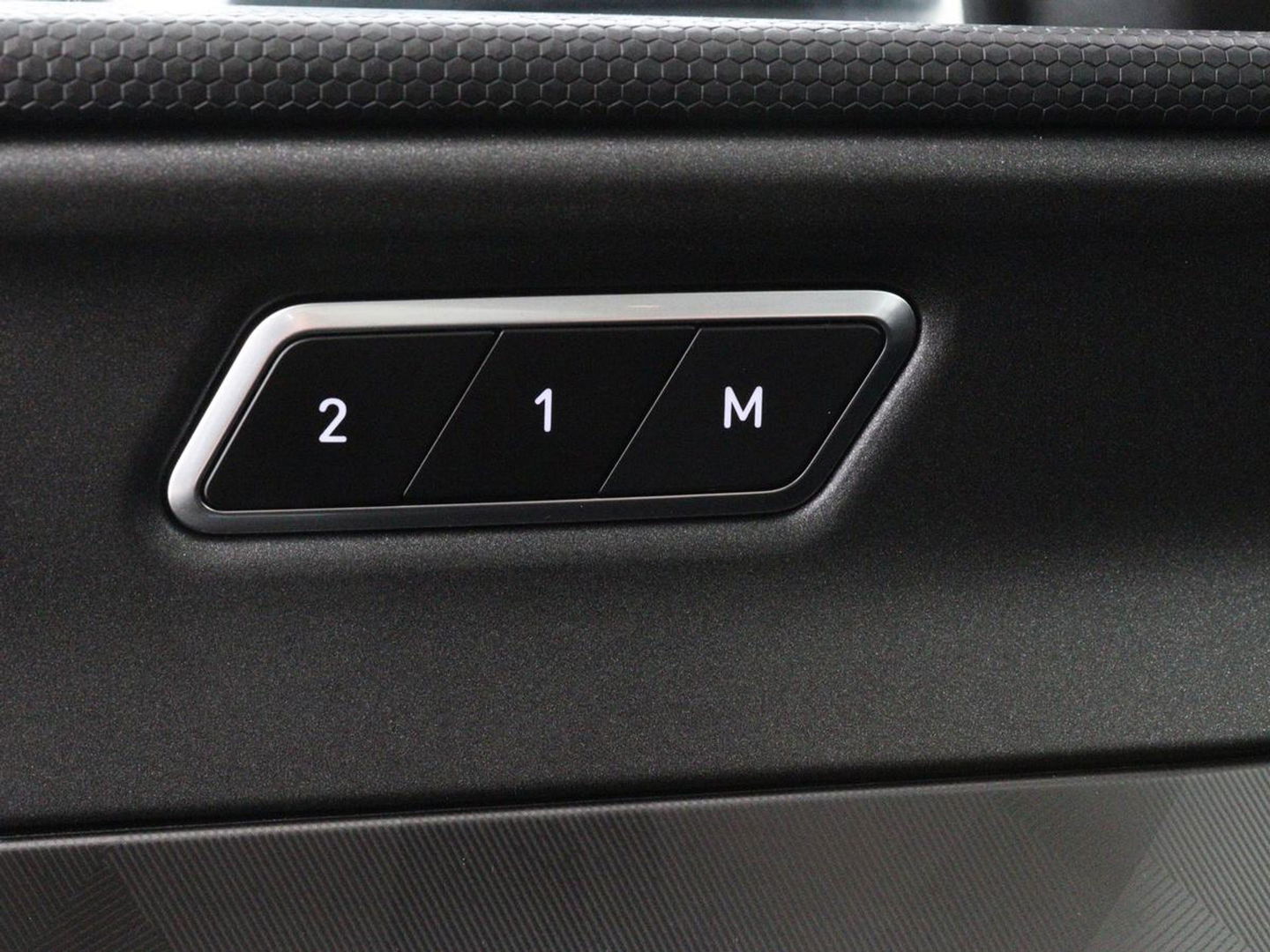 Lynk & Co 01 1.5 Plug In | Panoramadak | Infinity by Harman | 360 camera | Adaptive cruise | Stoelverwarming | Carplay | Memory | Full LED