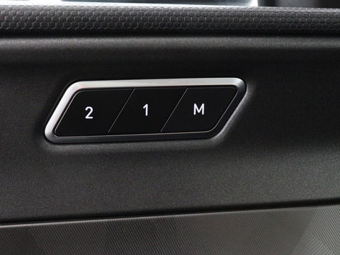 Lynk & Co 01 1.5 Plug In | Panoramadak | Infinity by Harman | 360 camera | Adaptive cruise | Stoelverwarming | Carplay | Memory | Full LED