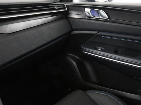 Lynk & Co 01 1.5 Plug In | Panoramadak | Infinity by Harman | 360 camera | Adaptive cruise | Stoelverwarming | Carplay | Memory | Full LED
