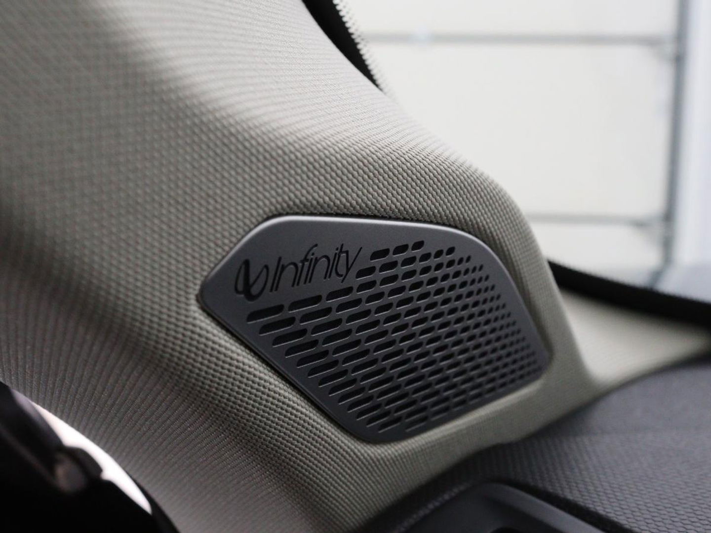 Lynk & Co 01 1.5 Plug In | Panoramadak | Infinity by Harman | 360 camera | Adaptive cruise | Stoelverwarming | Carplay | Memory | Full LED