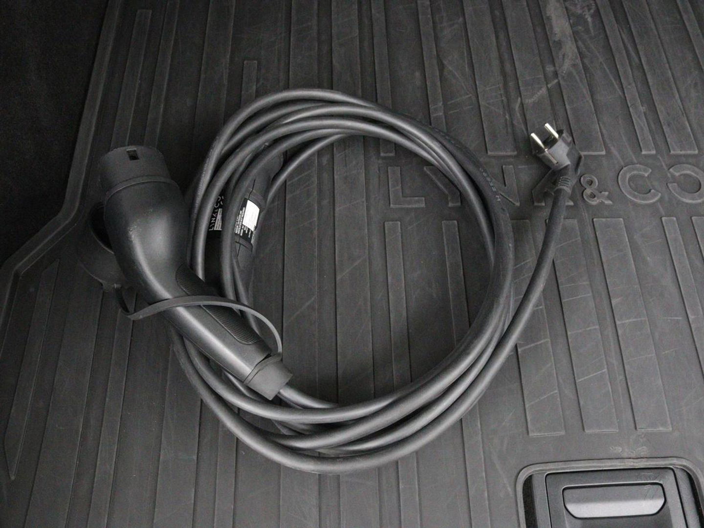 Lynk & Co 01 1.5 Plug In | Panoramadak | Infinity by Harman | 360 camera | Adaptive cruise | Stoelverwarming | Carplay | Memory | Full LED