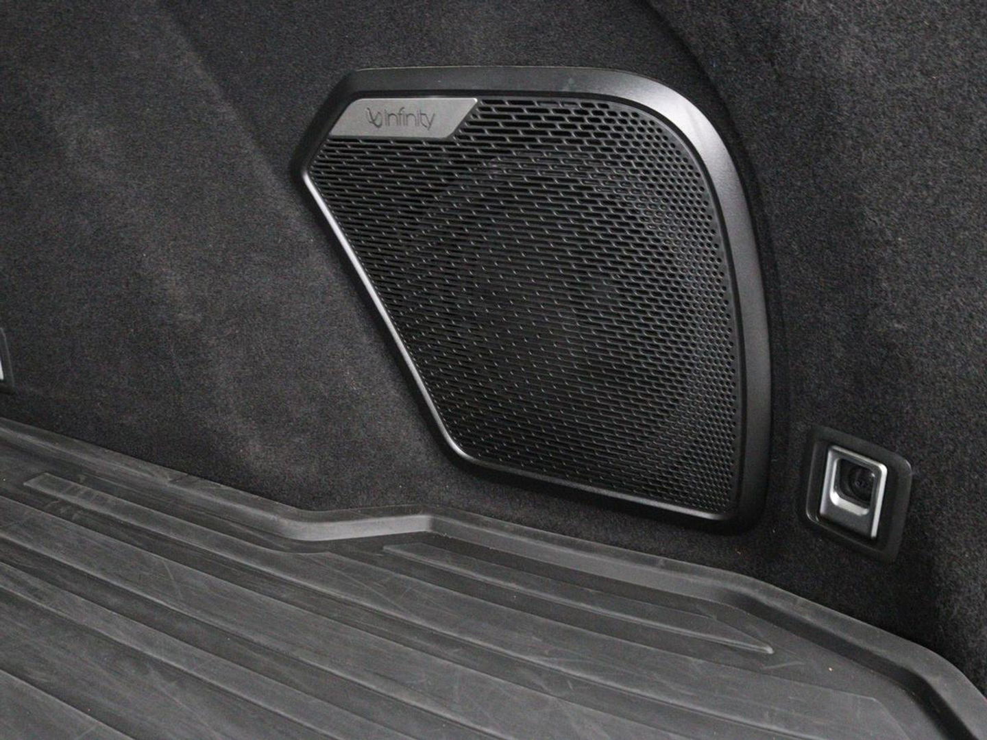 Lynk & Co 01 1.5 Plug In | Panoramadak | Infinity by Harman | 360 camera | Adaptive cruise | Stoelverwarming | Carplay | Memory | Full LED