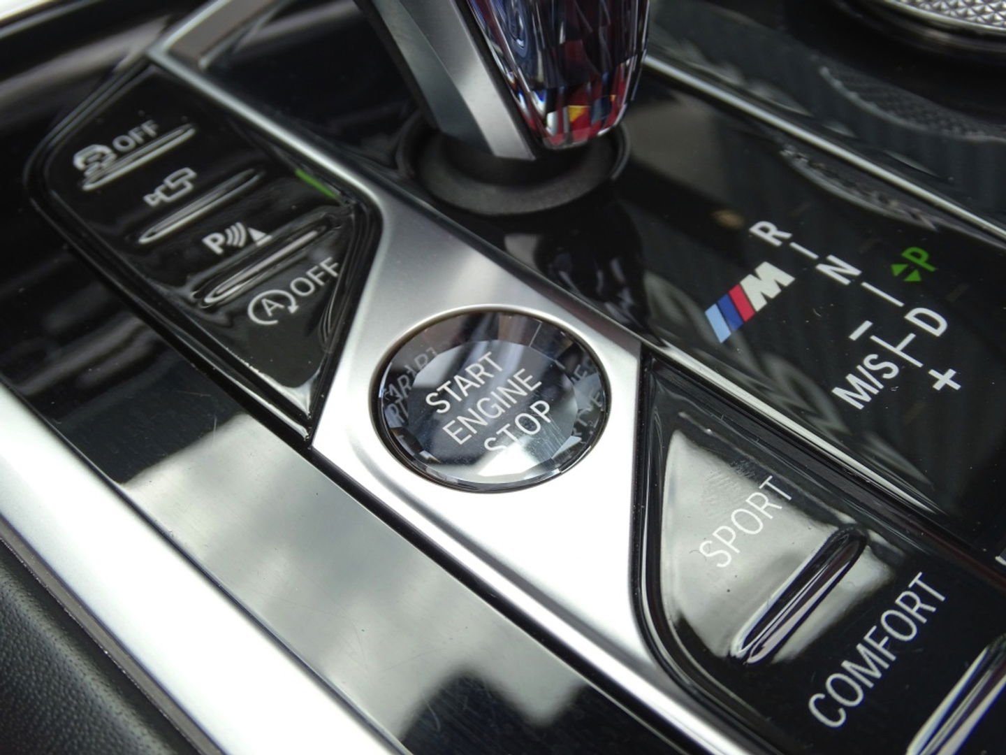 BMW 8 Serie M850i xD. High Ex. 531PK M- Individual / B&W / Laser / ACC