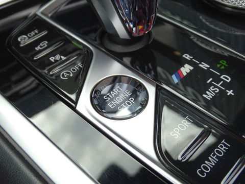 BMW 8 Serie M850i xD. High Ex. 531PK M- Individual / B&W / Laser / ACC