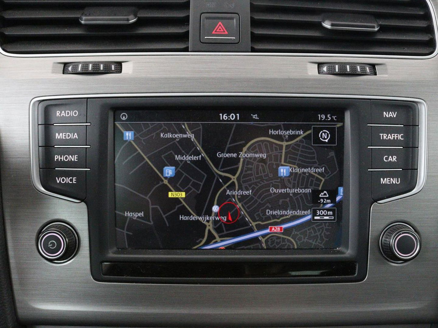 Volkswagen Golf 1.0 TSI Comfortline | Camera | Sportstoelen | Navigatie | Parkeerhulp | Climate control | DAB | Cruise control | Bluetooth | Regen-/lichtsensor