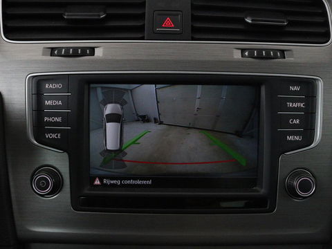 Volkswagen Golf 1.0 TSI Comfortline | Camera | Sportstoelen | Navigatie | Parkeerhulp | Climate control | DAB | Cruise control | Bluetooth | Regen-/lichtsensor