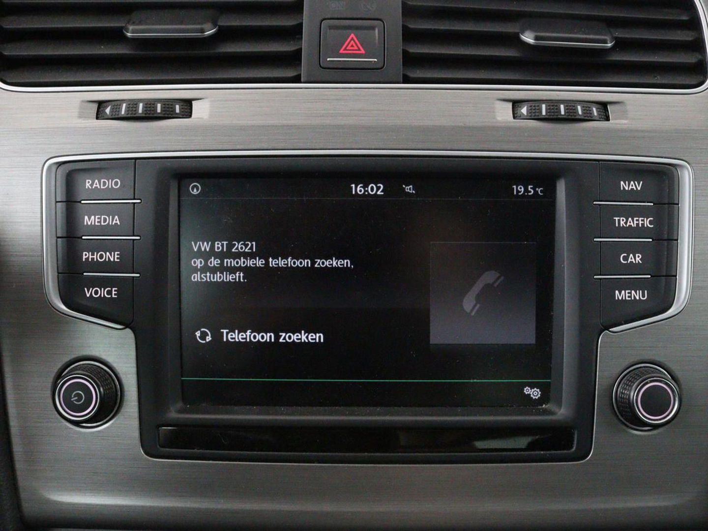 Volkswagen Golf 1.0 TSI Comfortline | Camera | Sportstoelen | Navigatie | Parkeerhulp | Climate control | DAB | Cruise control | Bluetooth | Regen-/lichtsensor