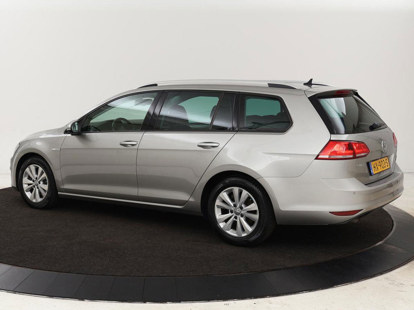 Volkswagen Golf 1.0 TSI Comfortline | Camera | Sportstoelen | Navigatie | Parkeerhulp | Climate control | DAB | Cruise control | Bluetooth | Regen-/lichtsensor