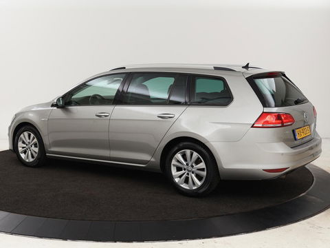 Volkswagen Golf 1.0 TSI Comfortline | Camera | Sportstoelen | Navigatie | Parkeerhulp | Climate control | DAB | Cruise control | Bluetooth | Regen-/lichtsensor