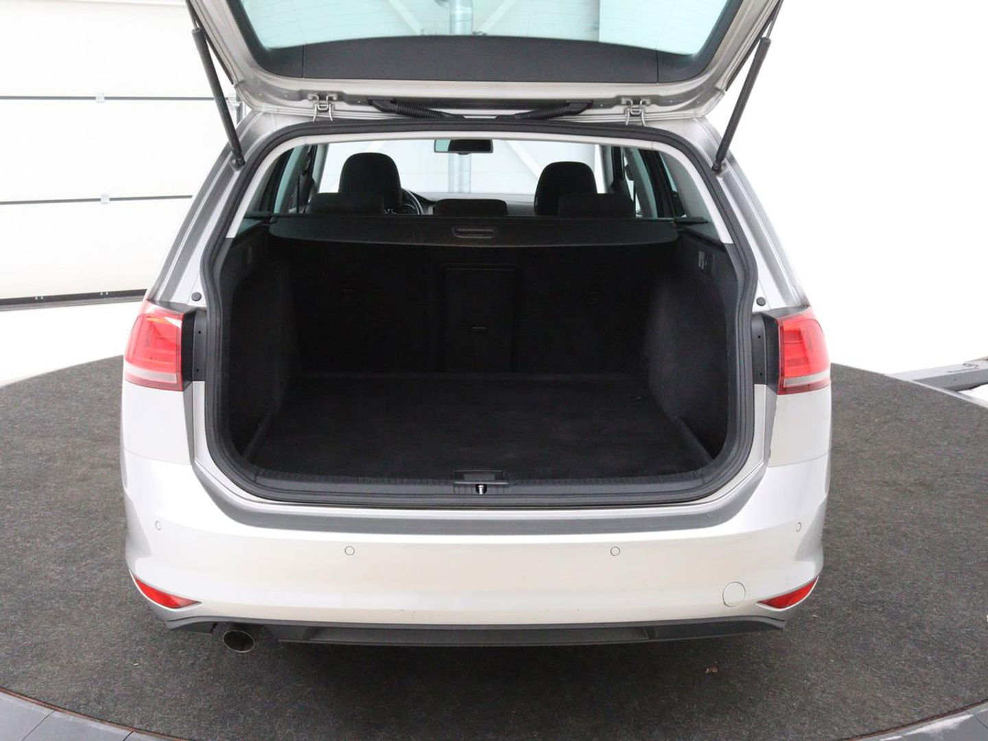 Volkswagen Golf 1.0 TSI Comfortline | Camera | Sportstoelen | Navigatie | Parkeerhulp | Climate control | DAB | Cruise control | Bluetooth | Regen-/lichtsensor