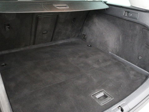 Volkswagen Golf 1.0 TSI Comfortline | Camera | Sportstoelen | Navigatie | Parkeerhulp | Climate control | DAB | Cruise control | Bluetooth | Regen-/lichtsensor