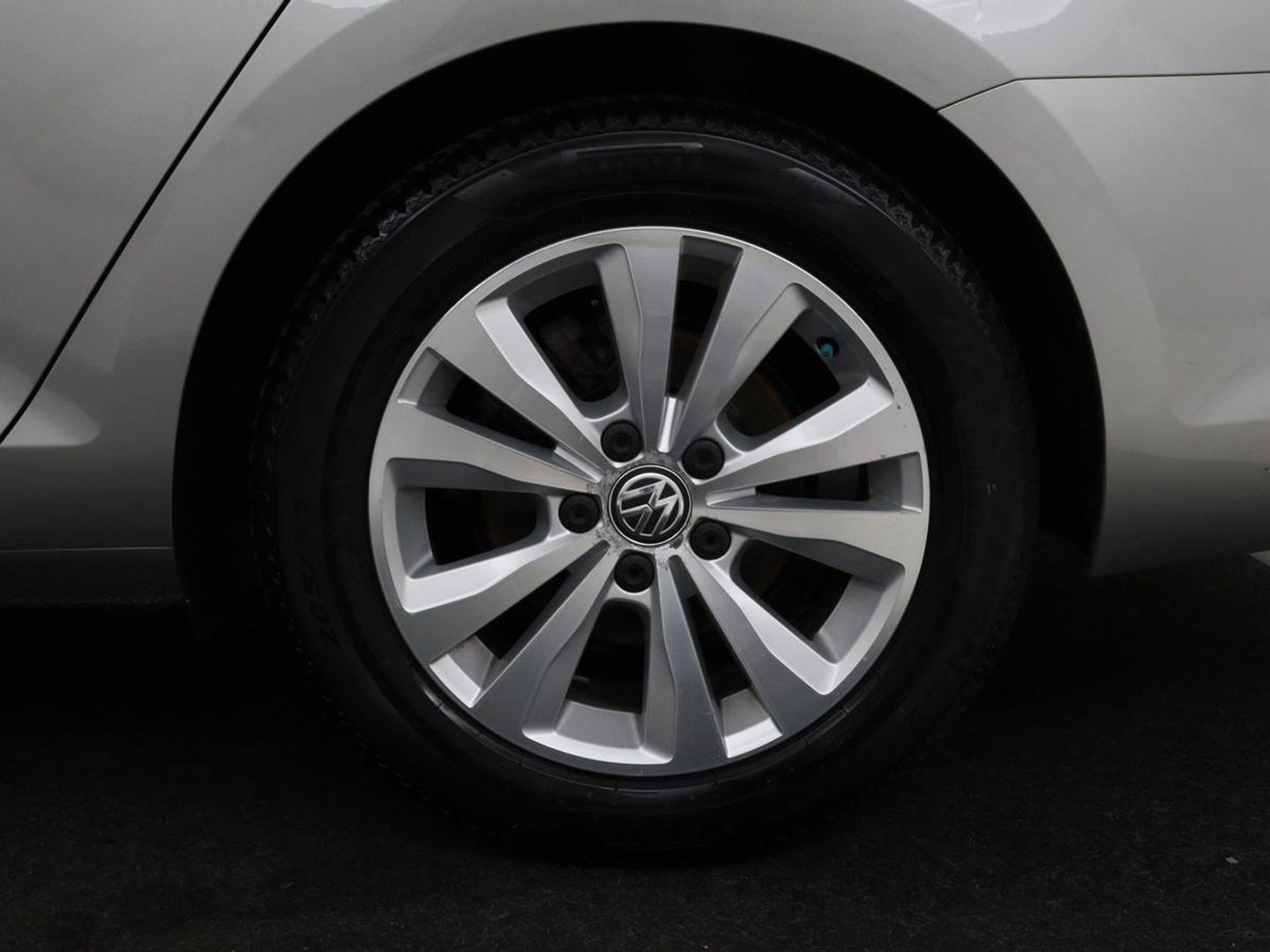Volkswagen Golf 1.0 TSI Comfortline | Camera | Sportstoelen | Navigatie | Parkeerhulp | Climate control | DAB | Cruise control | Bluetooth | Regen-/lichtsensor