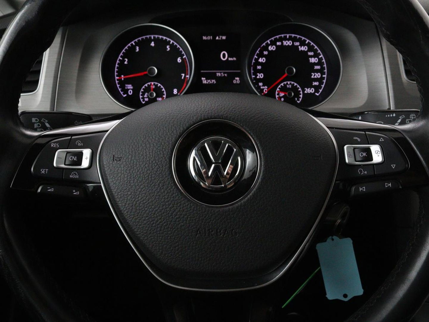 Volkswagen Golf 1.0 TSI Comfortline | Camera | Sportstoelen | Navigatie | Parkeerhulp | Climate control | DAB | Cruise control | Bluetooth | Regen-/lichtsensor