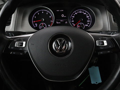 Volkswagen Golf 1.0 TSI Comfortline | Camera | Sportstoelen | Navigatie | Parkeerhulp | Climate control | DAB | Cruise control | Bluetooth | Regen-/lichtsensor