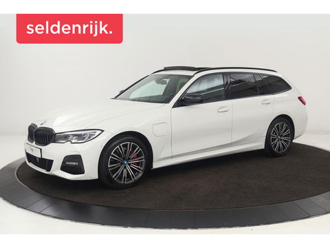BMW 3-serie 330e M Sport | Panoramadak | Head-Up | Laserlight | Adaptive cruise | Leder | Stoelverwarming | Camera | Sfeerverlichting | Carplay | Sportstoelen | Live Cockpit
