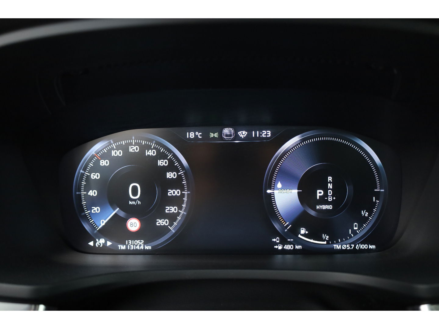 Volvo V60 2.0 T8 Recharge AWD R-Design | Pano | H&K | 360 Cam | Trekhaak | ACC | Stoel- Stuurverw. |