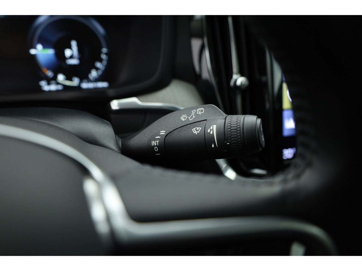 Volvo V60 2.0 T8 Recharge AWD R-Design | Pano | H&K | 360 Cam | Trekhaak | ACC | Stoel- Stuurverw. |