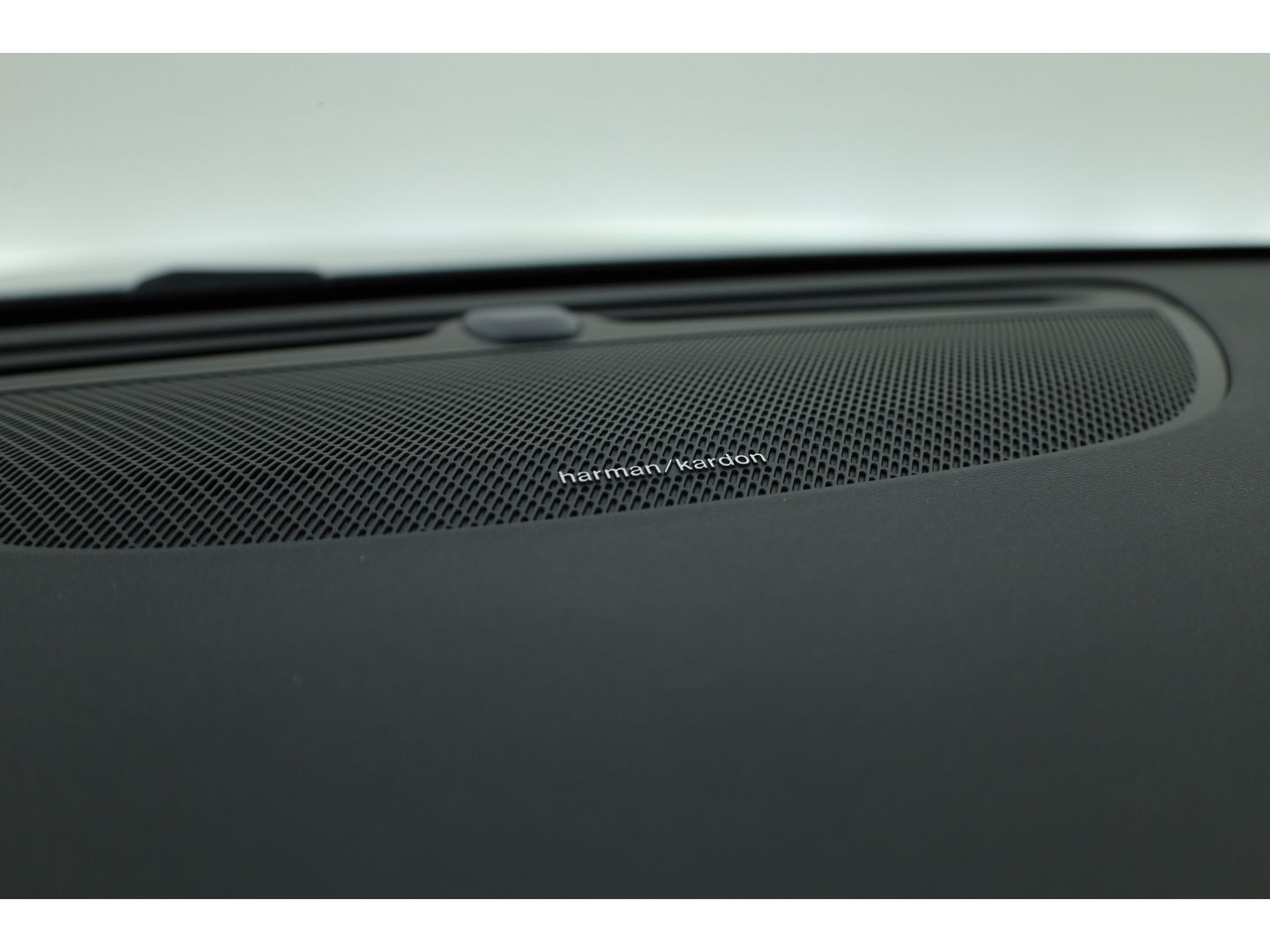 Volvo V60 2.0 T8 Recharge AWD R-Design | Pano | H&K | 360 Cam | Trekhaak | ACC | Stoel- Stuurverw. |