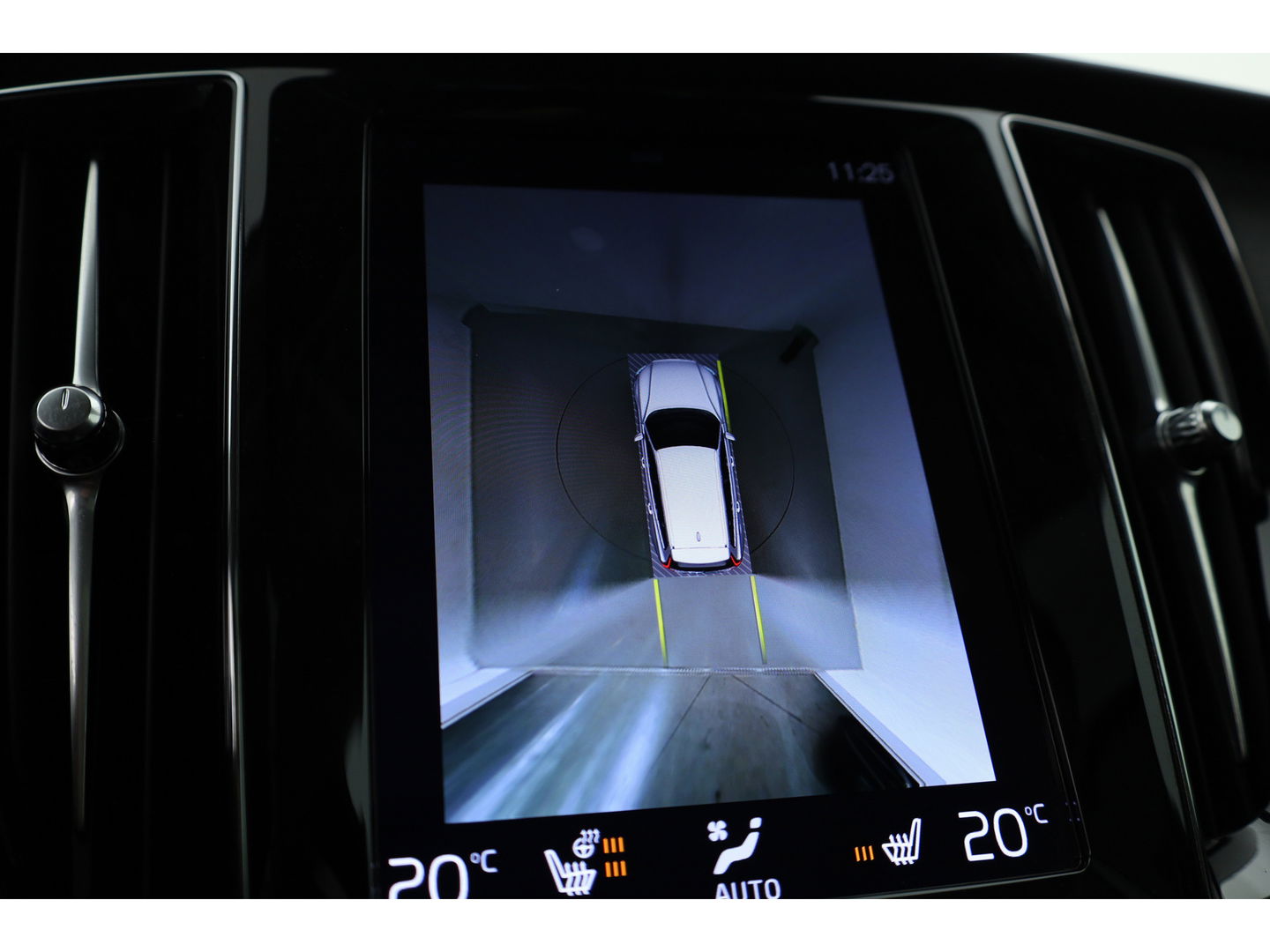 Volvo V60 2.0 T8 Recharge AWD R-Design | Pano | H&K | 360 Cam | Trekhaak | ACC | Stoel- Stuurverw. |