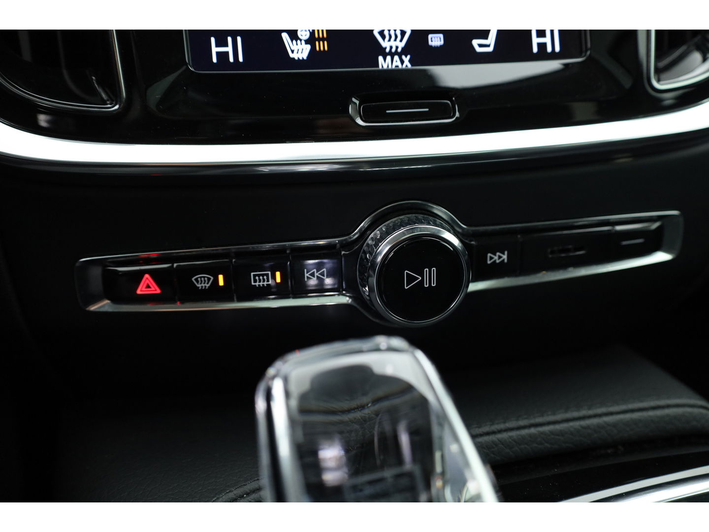 Volvo V60 2.0 T8 Recharge AWD R-Design | Pano | H&K | 360 Cam | Trekhaak | ACC | Stoel- Stuurverw. |
