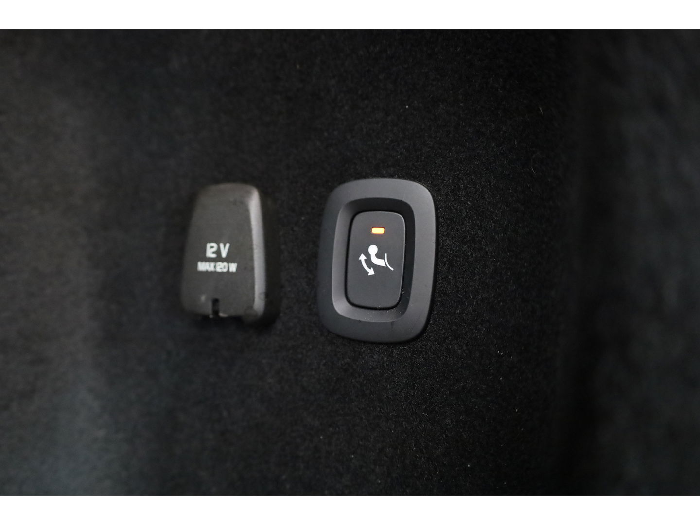 Volvo V60 2.0 T8 Recharge AWD R-Design | Pano | H&K | 360 Cam | Trekhaak | ACC | Stoel- Stuurverw. |