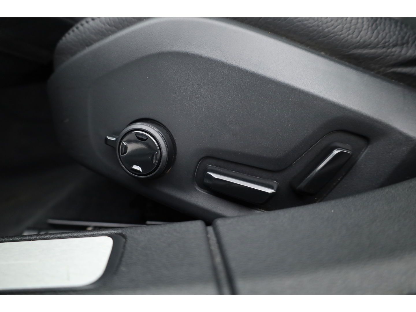 Volvo V60 2.0 T8 Recharge AWD R-Design | Pano | H&K | 360 Cam | Trekhaak | ACC | Stoel- Stuurverw. |