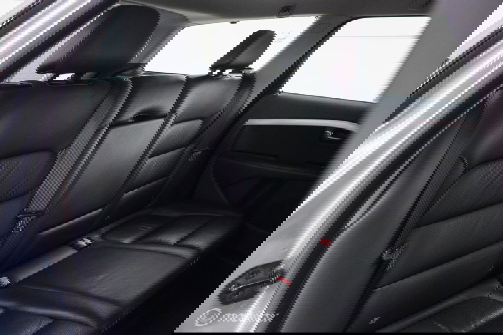 Volvo V70 2.0 D4 Summum | 5 cilinder | Automaat | Trekhaak | Leder | Bluetooth | xenon |