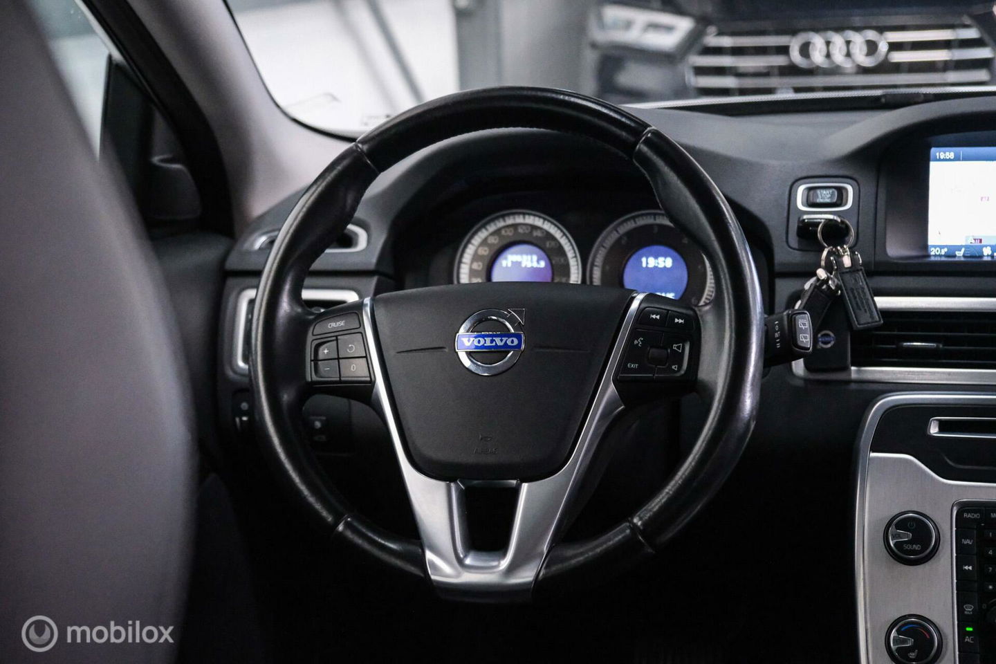 Volvo V70 2.0 D4 Summum | 5 cilinder | Automaat | Trekhaak | Leder | Bluetooth | xenon |
