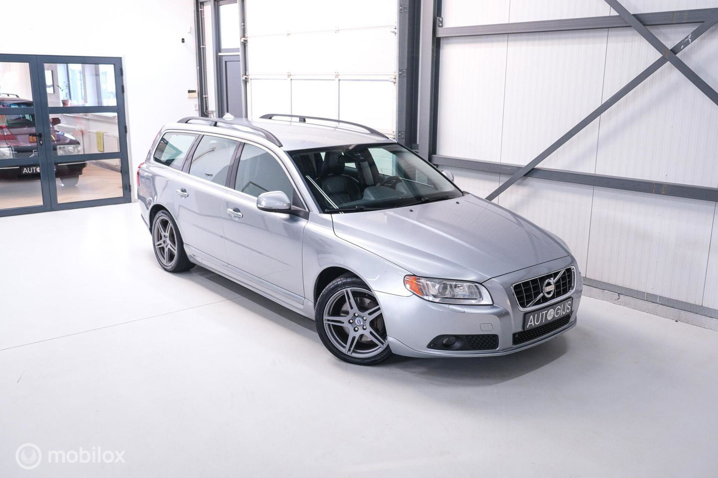 Volvo V70 2.0 D4 Summum | 5 cilinder | Automaat | Trekhaak | Leder | Bluetooth | xenon |