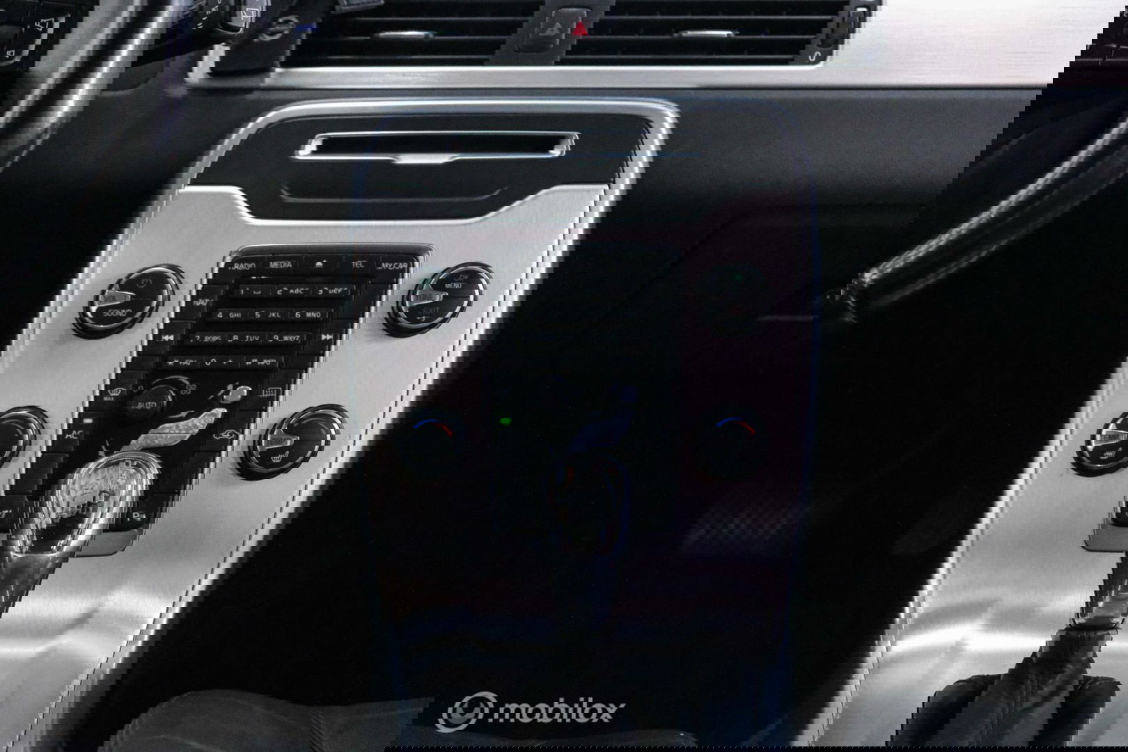 Volvo V70 2.0 D4 Summum | 5 cilinder | Automaat | Trekhaak | Leder | Bluetooth | xenon |
