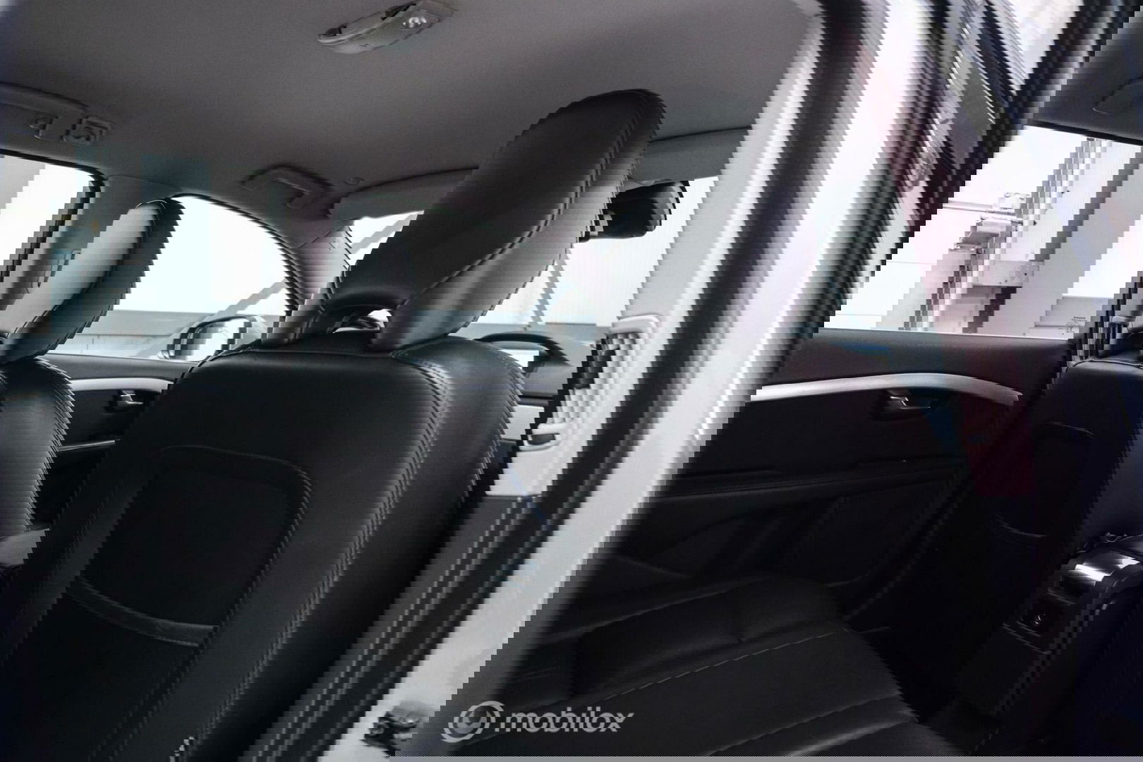 Volvo V70 2.0 D4 Summum | 5 cilinder | Automaat | Trekhaak | Leder | Bluetooth | xenon |