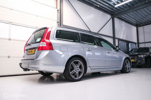 Volvo V70 2.0 D4 Summum | 5 cilinder | Automaat | Trekhaak | Leder | Bluetooth | xenon |