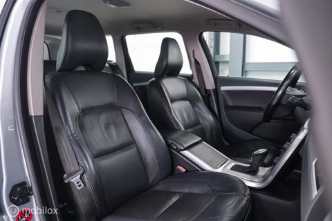 Volvo V70 2.0 D4 Summum | 5 cilinder | Automaat | Trekhaak | Leder | Bluetooth | xenon |
