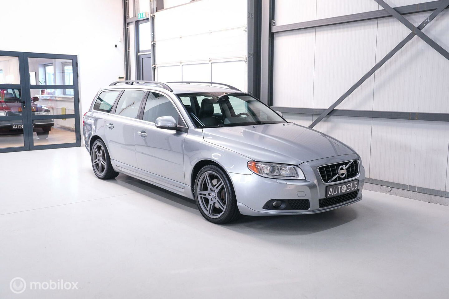 Volvo V70 2.0 D4 Summum | 5 cilinder | Automaat | Trekhaak | Leder | Bluetooth | xenon |