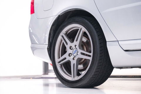 Volvo V70 2.0 D4 Summum | 5 cilinder | Automaat | Trekhaak | Leder | Bluetooth | xenon |