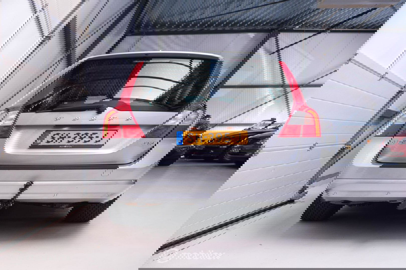 Volvo V70 2.0 D4 Summum | 5 cilinder | Automaat | Trekhaak | Leder | Bluetooth | xenon |