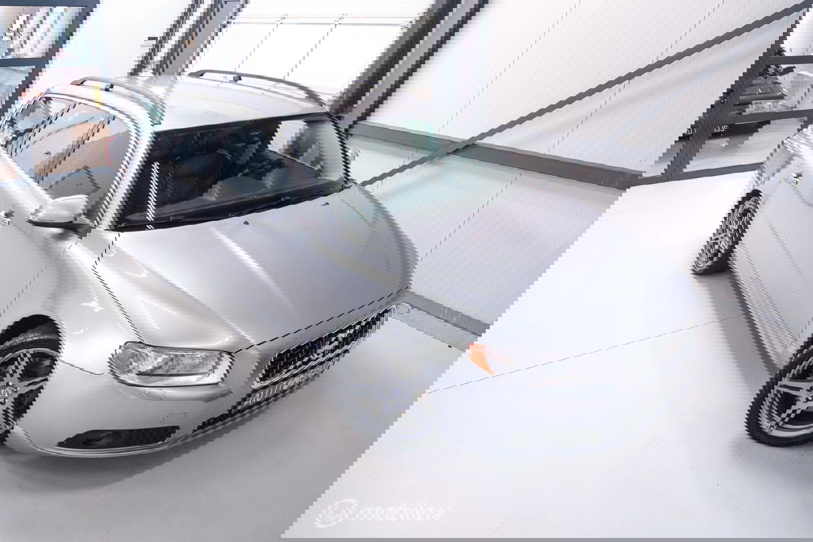 Volvo V70 2.0 D4 Summum | 5 cilinder | Automaat | Trekhaak | Leder | Bluetooth | xenon |