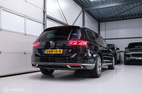 Volkswagen Passat Variant 1.4 TSI PHEV GTE | Pano | IQ LED | ERGO | Adaptive | Trekhaak | Leder alcantara | DAB | Digidash | Camera | Rijklaarprij