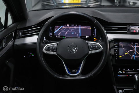 Volkswagen Passat Variant 1.4 TSI PHEV GTE | Pano | IQ LED | ERGO | Adaptive | Trekhaak | Leder alcantara | DAB | Digidash | Camera | Rijklaarprij
