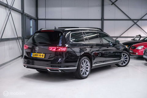 Volkswagen Passat Variant 1.4 TSI PHEV GTE | Pano | IQ LED | ERGO | Adaptive | Trekhaak | Leder alcantara | DAB | Digidash | Camera | Rijklaarprij