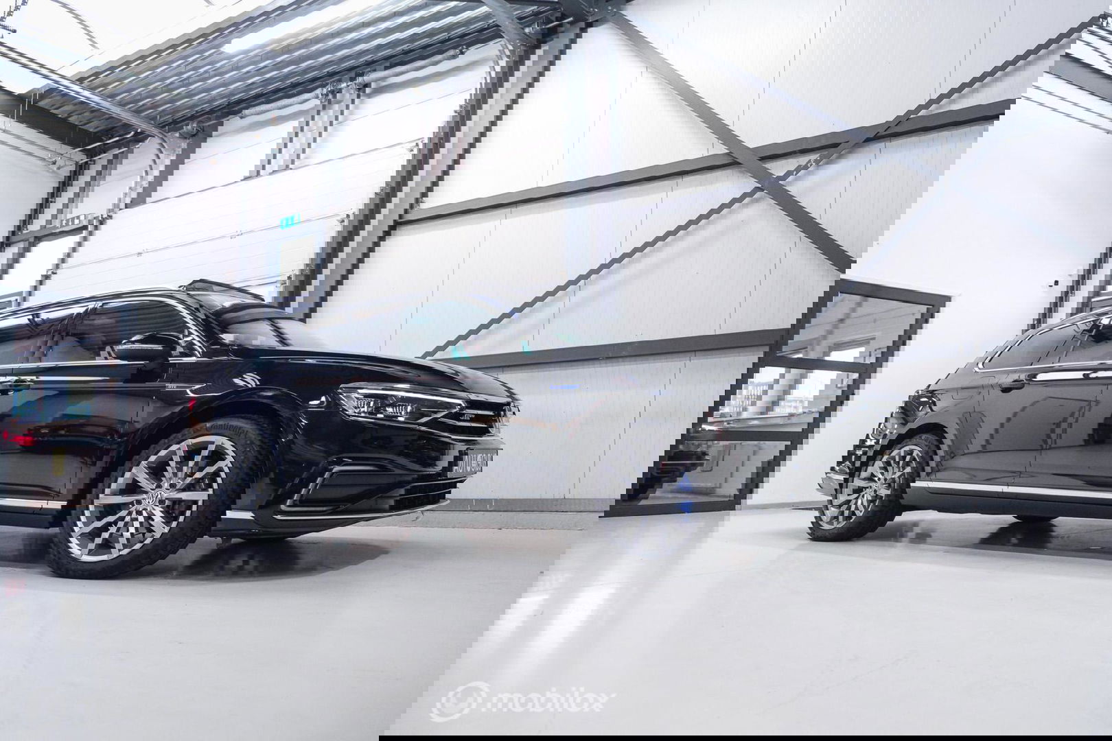 Volkswagen Passat Variant 1.4 TSI PHEV GTE | Pano | IQ LED | ERGO | Adaptive | Trekhaak | Leder alcantara | DAB | Digidash | Camera | Rijklaarprij