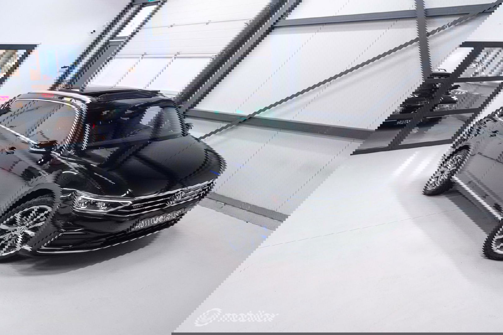 Volkswagen Passat Variant 1.4 TSI PHEV GTE | Pano | IQ LED | ERGO | Adaptive | Trekhaak | Leder alcantara | DAB | Digidash | Camera | Rijklaarprij