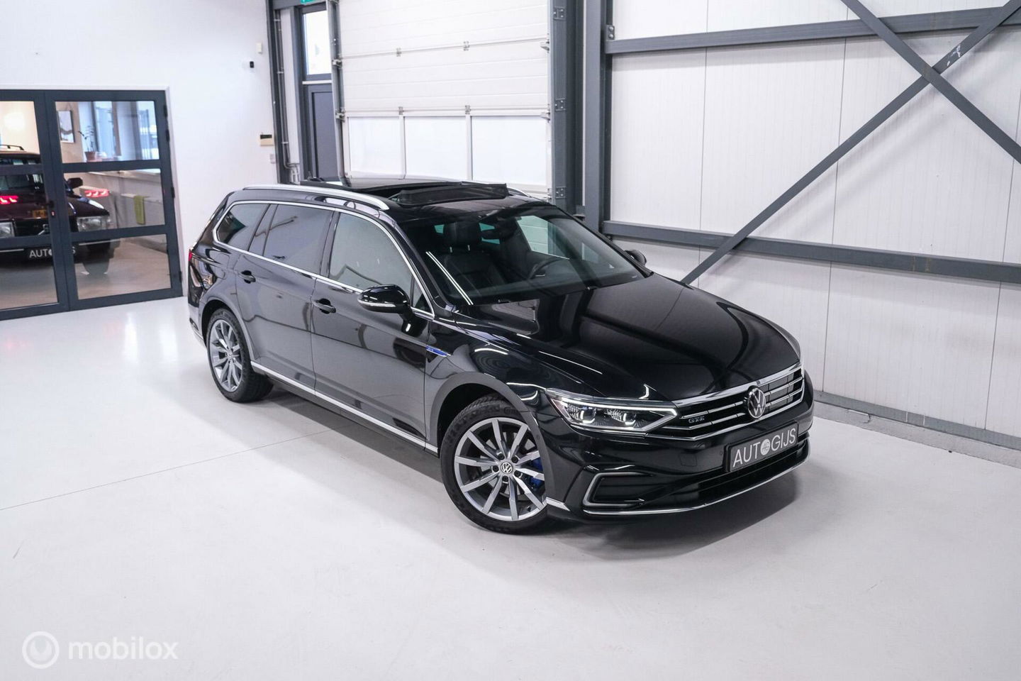 Volkswagen Passat Variant 1.4 TSI PHEV GTE | Pano | IQ LED | ERGO | Adaptive | Trekhaak | Leder alcantara | DAB | Digidash | Camera | Rijklaarprij