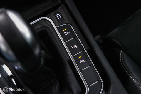 Volkswagen Passat Variant 1.4 TSI PHEV GTE | Pano | IQ LED | ERGO | Adaptive | Trekhaak | Leder alcantara | DAB | Digidash | Camera | Rijklaarprij