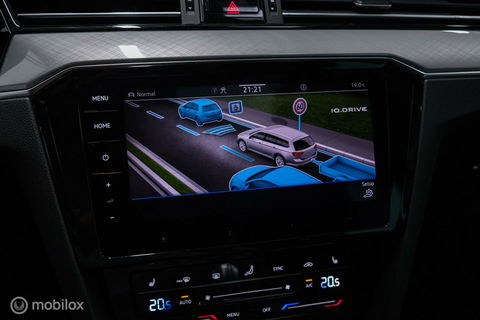 Volkswagen Passat Variant 1.4 TSI PHEV GTE | Pano | IQ LED | ERGO | Adaptive | Trekhaak | Leder alcantara | DAB | Digidash | Camera | Rijklaarprij