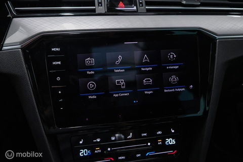 Volkswagen Passat Variant 1.4 TSI PHEV GTE | Pano | IQ LED | ERGO | Adaptive | Trekhaak | Leder alcantara | DAB | Digidash | Camera | Rijklaarprij