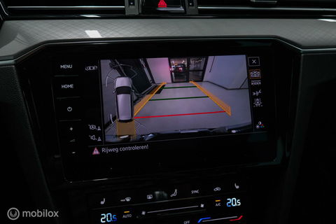 Volkswagen Passat Variant 1.4 TSI PHEV GTE | Pano | IQ LED | ERGO | Adaptive | Trekhaak | Leder alcantara | DAB | Digidash | Camera | Rijklaarprij